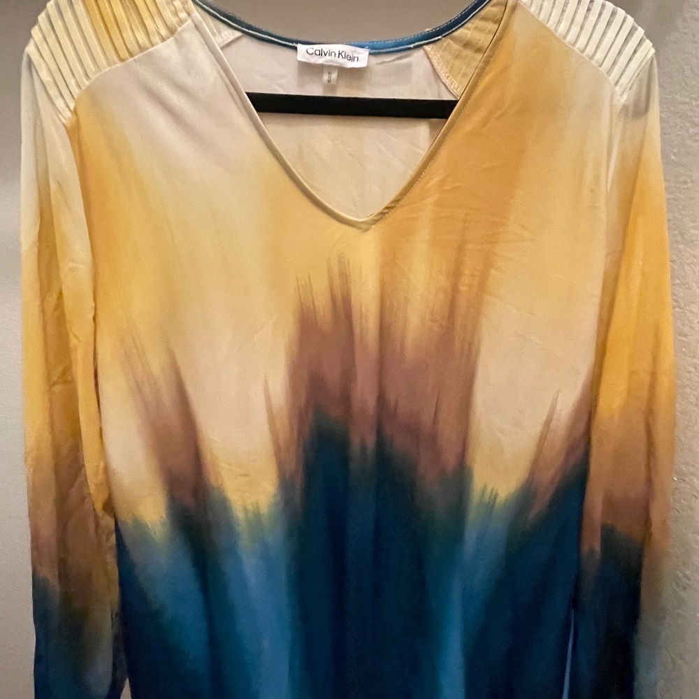 Size M CALVIN KLEIN blouse